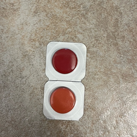 ROSE INC Cream Blush Refillable Cheek & Lip Color - 2 COLOUR SAMPLE - Picture 3 of 4